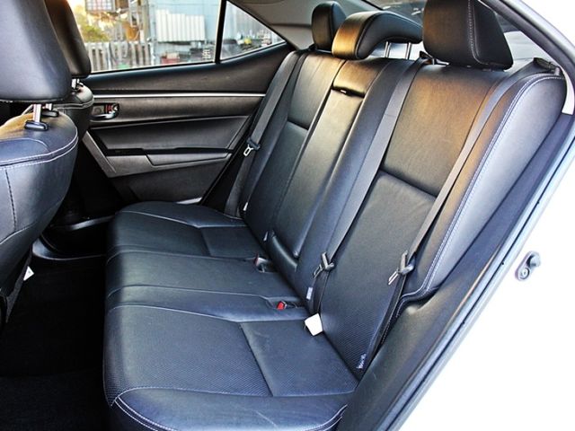 Toyota ALTIS  第12張相片