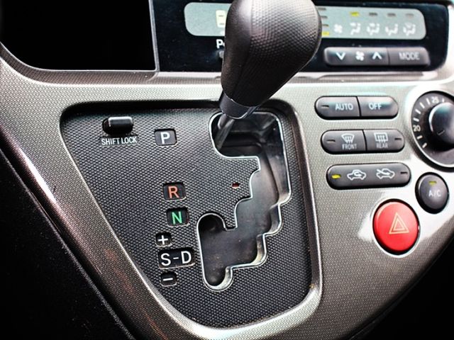 Toyota Wish  第18張相片