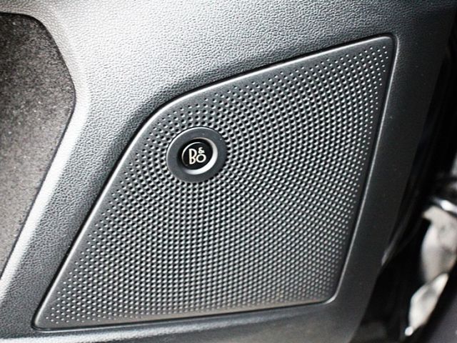 超帥絕版美車 美女闆娘一手車原廠保養無煙車 Boss音響 電動椅 自動輔助駕駛 車道徧移 I-Key 互聯網影音系統 盲點偵測 抬頭顯示器 防滑系統 霧燈 鋁圈  前後雷達內外氣氛超美 全車檢查整備完成無漏油待修???? 全額貸款低利分期輕鬆入主 SAVE認證美車 車況超優  歡迎來店賞車試乘  第21張相片