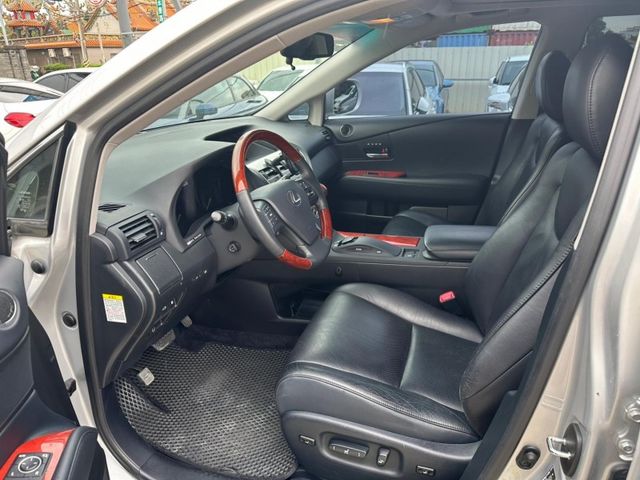Lexus RX  第10張相片
