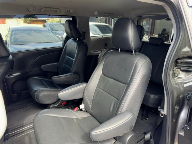 Toyota Sienna  第3張相片