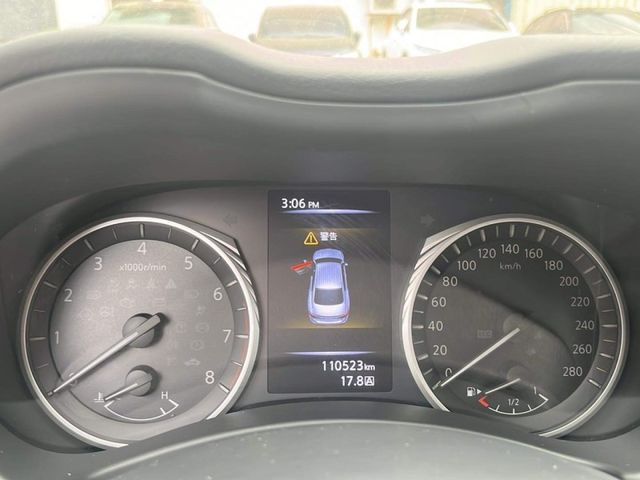 Infiniti Q50  第12張相片