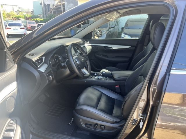 Infiniti QX50  第2張相片
