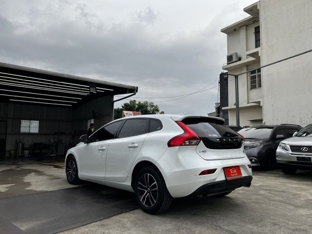 Volvo V40  第2張相片