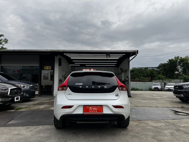 Volvo V40  第3張相片