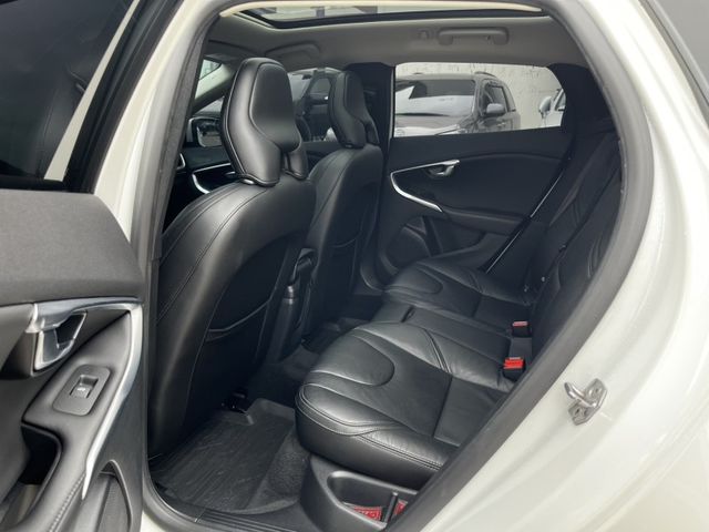 Volvo V40  第11張相片