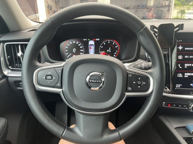 2022 VOLVO V60 B4 Momentum  第7張相片
