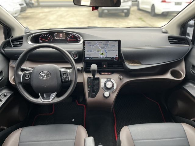 Toyota SIENTA  第11張相片