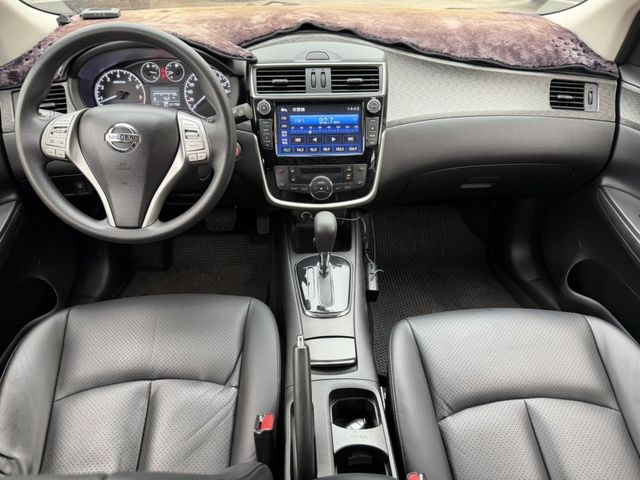 Nissan Tiida  第11張相片