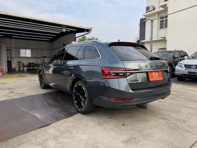 Skoda Superb  第7張相片
