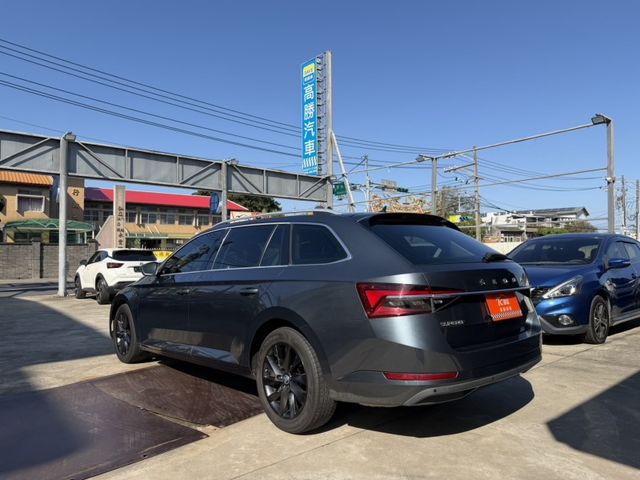 Skoda Superb  第5張相片