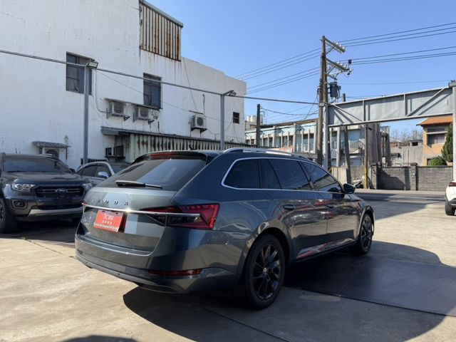 Skoda Superb  第7張相片