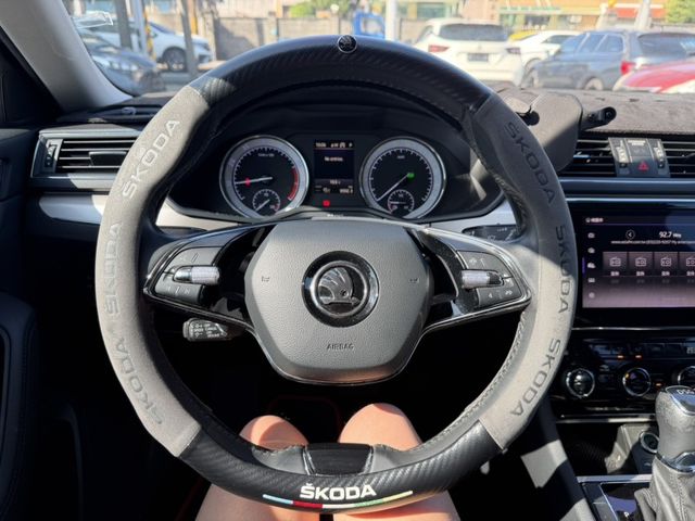 Skoda Superb  第10張相片