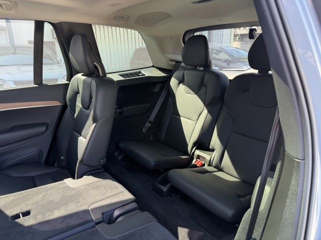 Volvo XC90  第2張相片