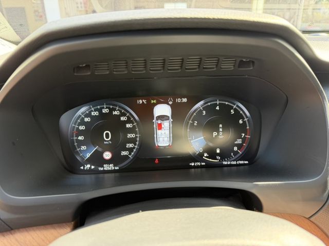 Volvo XC90  第12張相片