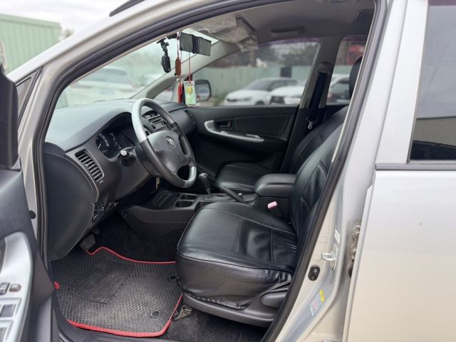 Toyota Innova  第2張相片