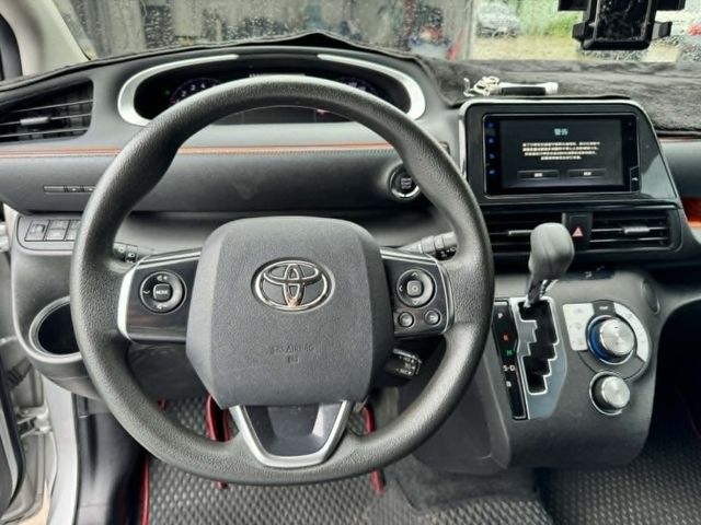 Toyota SIENTA  第1張相片