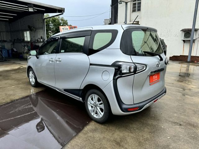 Toyota SIENTA  第8張相片
