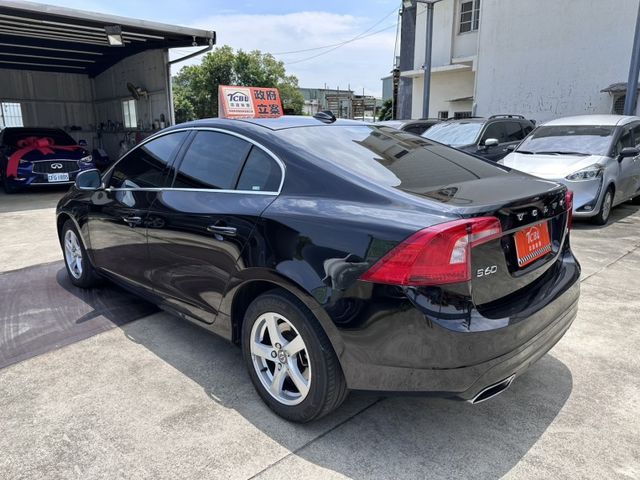 Volvo S60  第7張相片