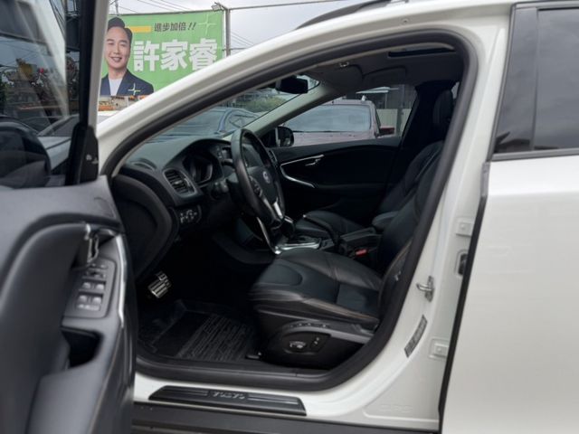 Volvo V40  第1張相片