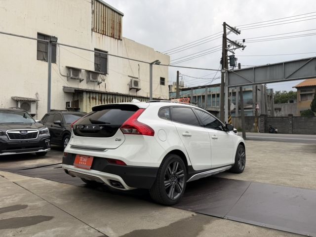 Volvo V40  第8張相片