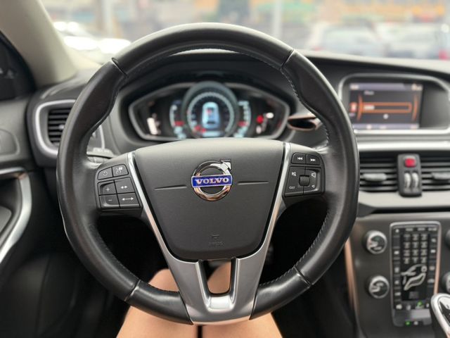 Volvo V40  第11張相片