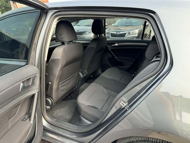 Volkswagen 福斯 Golf  第3張相片