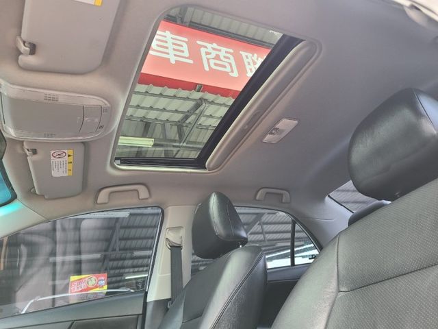 原鈑件 里程保證 專業認證美車 天窗 定速 ABS  7速自排  買就送全新安卓大影音  第8張相片