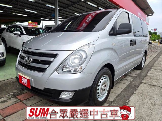原鈑件 里程保證 柴油渦輪9人座 雙滑軌商務美車 認證車 可載客可錄影大空間!!  第1張相片