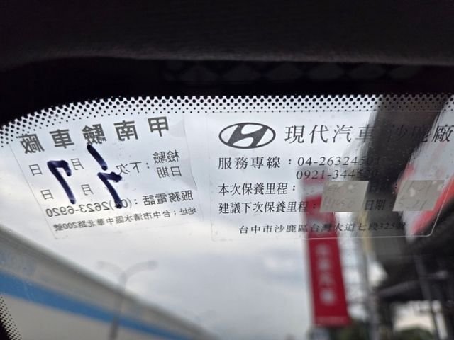 原鈑件 里程保證 柴油渦輪9人座 雙滑軌商務美車 認證車 可載客可錄影大空間!!  第13張相片