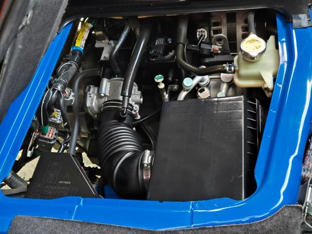 原鈑件 里程保證  認證美車可啟動保固 蓬式手排貨車 車況佳 胎壓 防滑 ABS  第9張相片