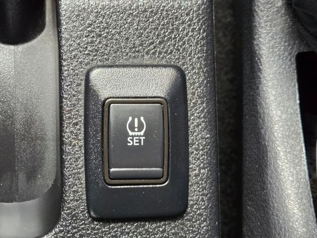 原鈑件 里程保證  YES認證美車可啟動保固 買就送全新安卓大影音 ABS  氣囊 胎壓  省油大空間  第12張相片