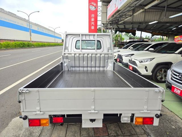 全新2025年3月領牌自牌小貨車 原廠保固4年12萬公里 有價差!  防滑 氣囊 胎壓  剎車輔助  第3張相片