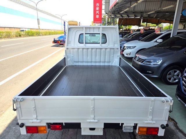 全新2025年3月領牌自牌小貨車 原廠保固4年12萬公里 有價差!  防滑 氣囊.白銀藍三色~  第3張相片