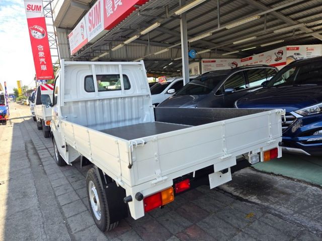 全新2025年3月領牌自牌小貨車 原廠保固4年12萬公里 有價差!  防滑 氣囊.白銀藍三色~  第4張相片