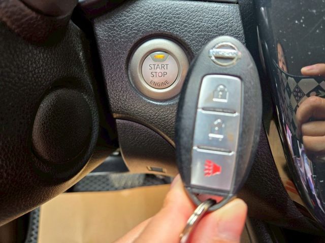 原鈑件 里程保證 認證美車 環景 IKY 氣囊 掀背大空間 優質代步車  第15張相片