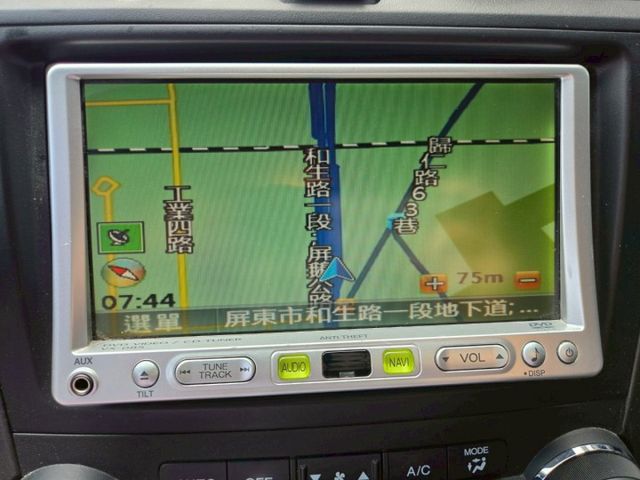 原鈑件 里程保證 認證美車 高妥善率實用性休旅車  空間大 舒適又好坐 定速 氣囊 ABS  第11張相片
