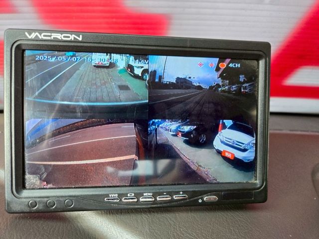 原鈑件 里程只跑一萬多 原廠保固中 稀有自排 柴油小霸王 認證美車 好開又省油~  第9張相片