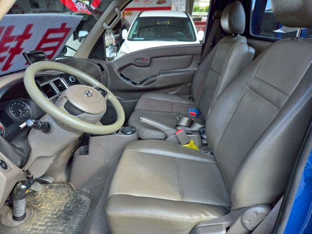 原鈑件 里程只跑一萬多 原廠保固中 稀有自排 柴油小霸王 認證美車 好開又省油~  第12張相片