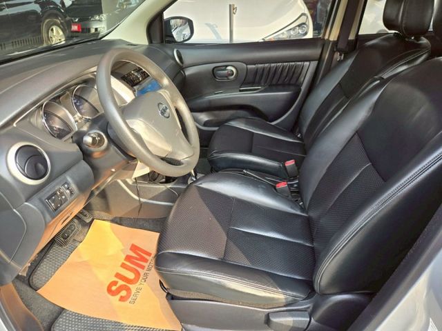 原鈑件 里程保證 原廠保養車 認證美車 買就送全新安卓大影音 ABS 氣囊 胎壓 跨界小休旅 車況優良  第6張相片