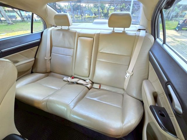原鈑件 里程保證 可長途 內裝乾淨 車況好~天窗 氣囊 胎壓 ABS  第9張相片