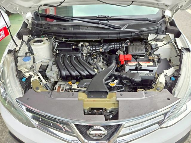 原鈑件 里程保證只跑3.8萬  原廠保養車 認證美車可享保固 ACC跟車 車道偏離警示  都會小型休旅  第16張相片