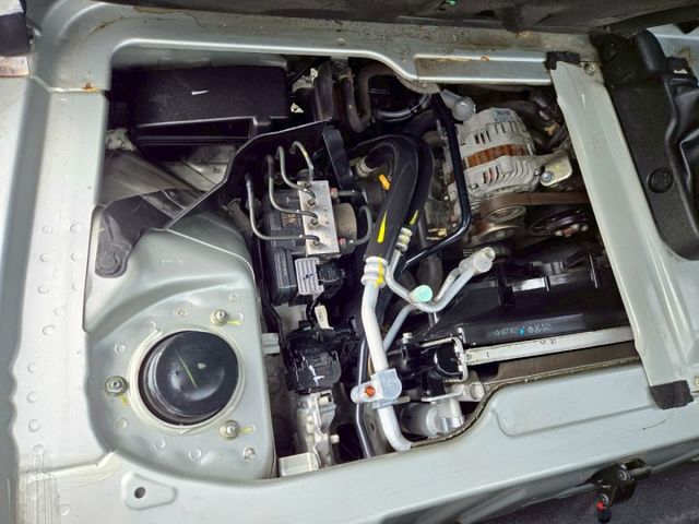 原鈑件 里程保證 原裝進口小貨車 ABS 防滑 胎壓 光感應頭燈 剎車力道分配系統 氣囊  大馬力 大空間  第10張相片