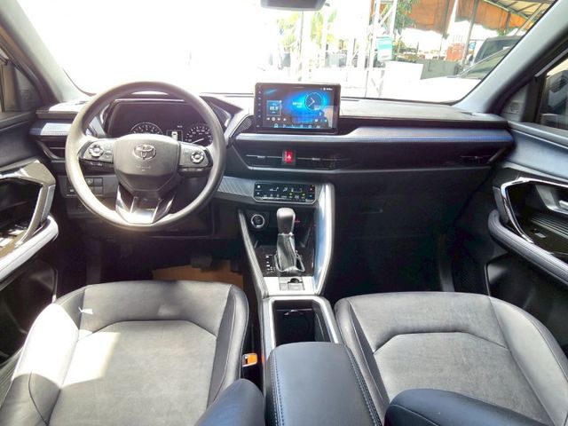 原鈑件 里程保證只跑1萬多公里 原廠保養車 原廠保固4年12萬公里 ACC主動跟車 Apply carplay  第8張相片