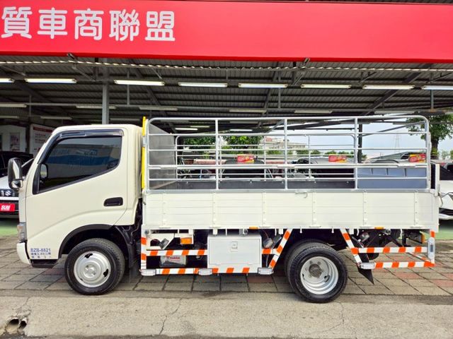 原鈑件 里程保證 原廠保固中 認證美車 柴油自排3.5頓 防滑 ABS 車輛穩定 升降尾門  第5張相片
