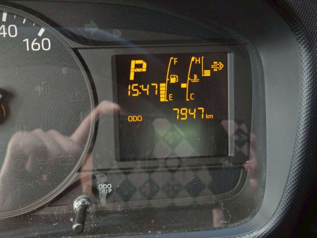 原鈑件 里程保證 原廠保固中 認證美車 柴油自排3.5頓 防滑 ABS 車輛穩定 升降尾門  第10張相片