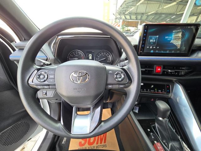 原鈑件 里程保證1萬多公里2025年式 原廠保養車 原廠保固4年12萬公里 ACC主動跟車 Apply carplay  第12張相片