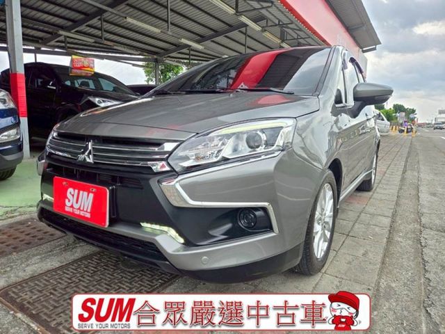 原鈑件 里程保證  認證車可啟動2年5萬公里保固 盲點 電動尾門 免鑰 買就送全新8核安卓影音 !!  第1張相片