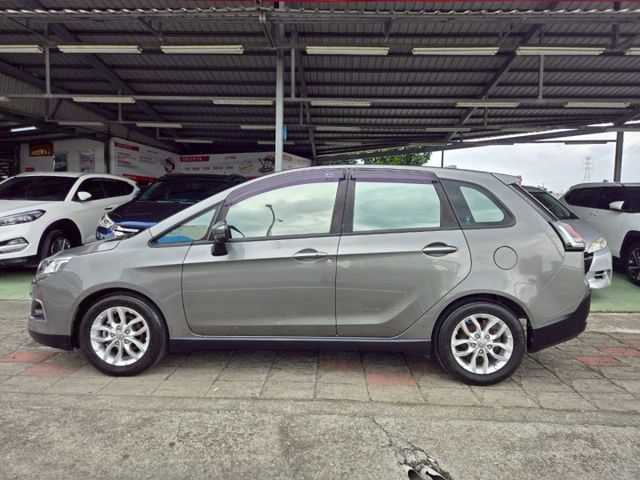 原鈑件 里程保證  認證車可啟動2年5萬公里保固 盲點 電動尾門 免鑰 買就送全新8核安卓影音 !!  第5張相片