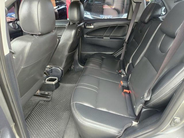 原鈑件 里程保證  認證車可啟動2年5萬公里保固 盲點 電動尾門 免鑰 買就送全新8核安卓影音 !!  第9張相片